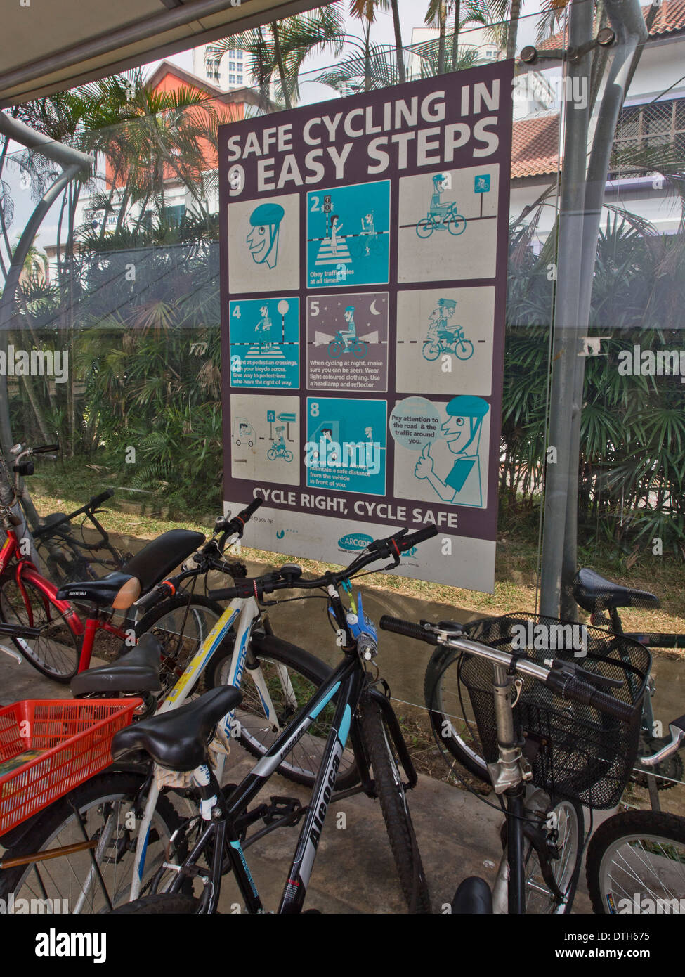 Fahrrad-Parkplatz von MRT-Station in Singapur Stockfoto