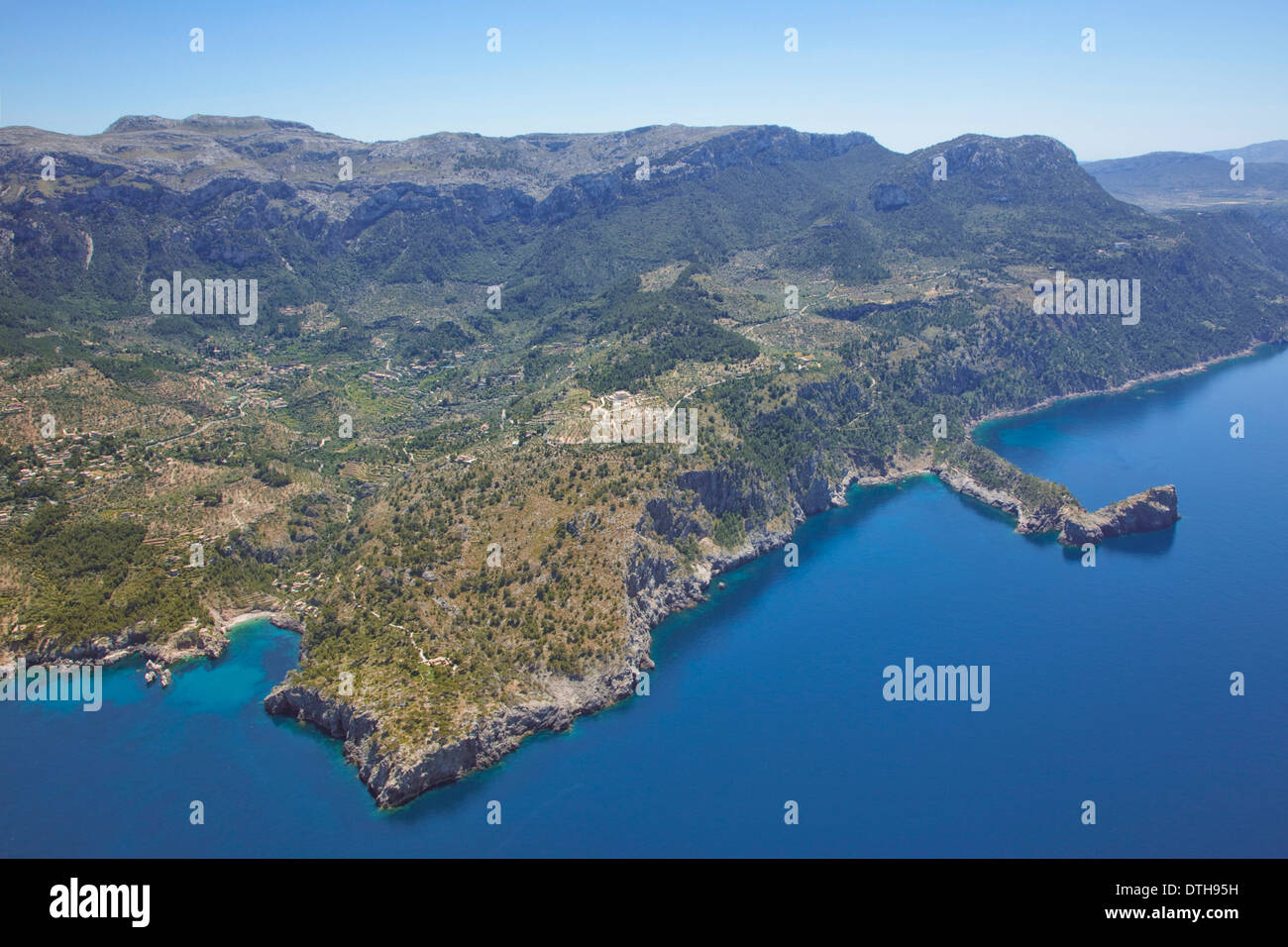 Nordwestküste Mallorcas. Cala Deià und Foradada Halbinsel, Deià Bereich. Puig des Teix, Tramuntana-Berge. Balearen, Spanien Stockfoto