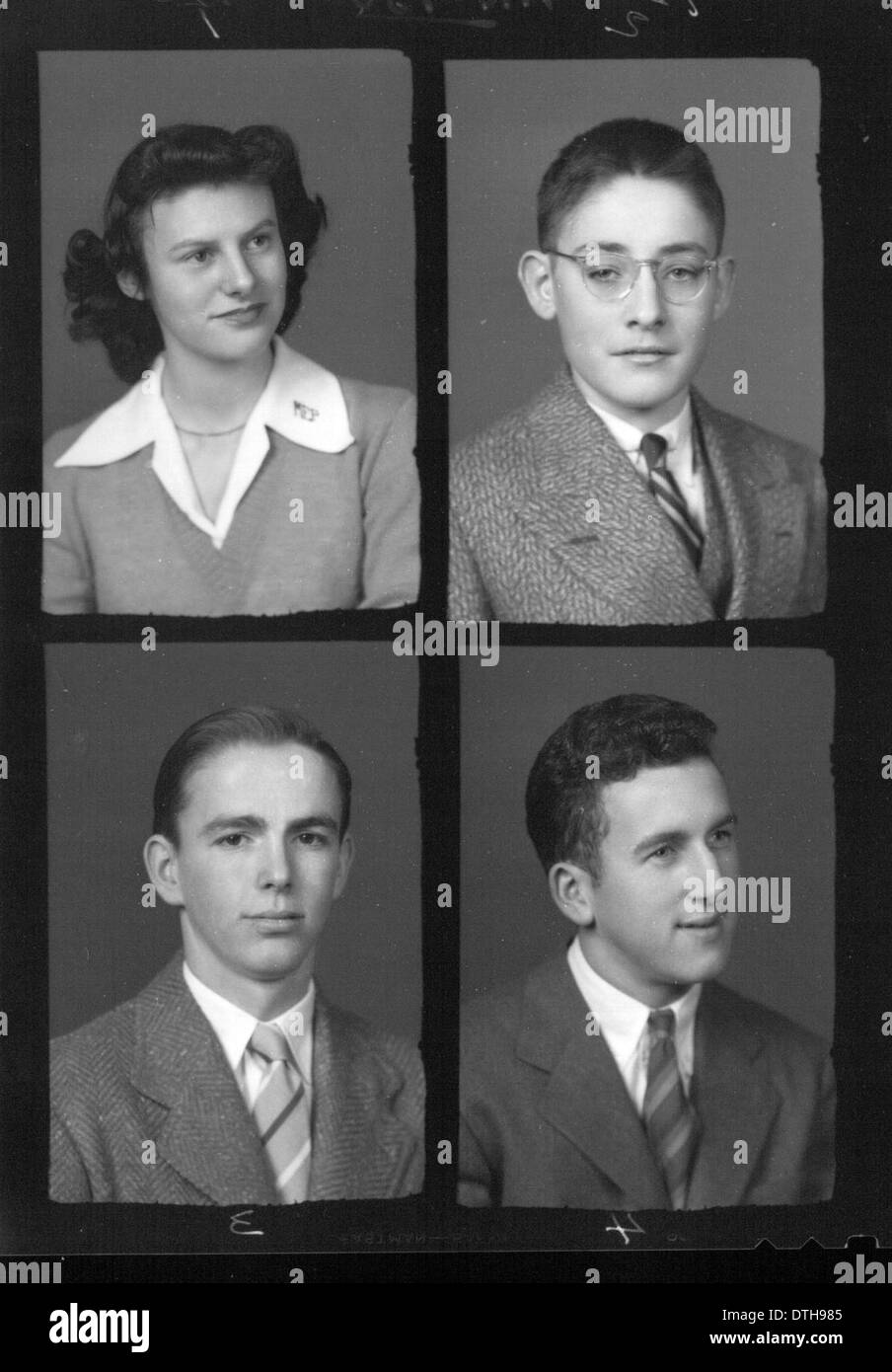 Das Jahrbuch der McGuffey High School 1942 enthält Porträts von Schülern, die eine Momentaufnahme der Schulgemeinde während dieser Zeit festhalten. Es dient als historische Aufzeichnung der Zeit. Stockfoto