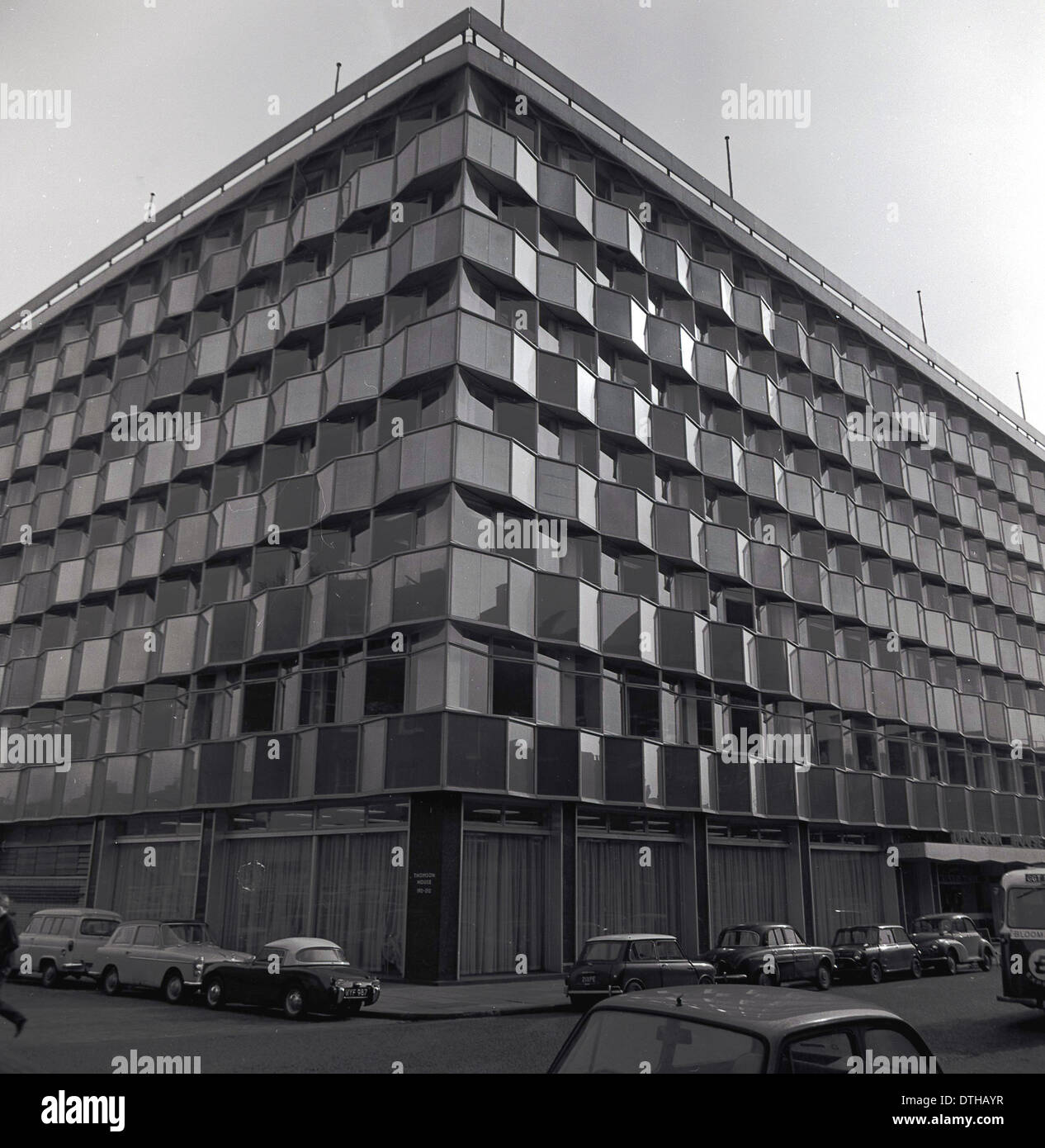 1960er und eine historische Bild zeigt den modernen 60er Exterieur von Thomson House in London. Stockfoto