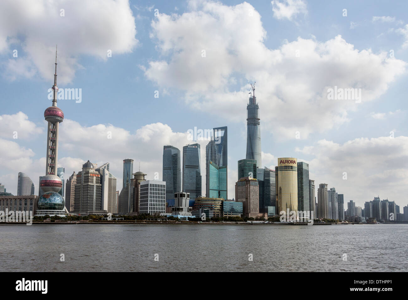 Skyline von Pudong auf seltene Fernsicht, Shanghai, China Stockfoto