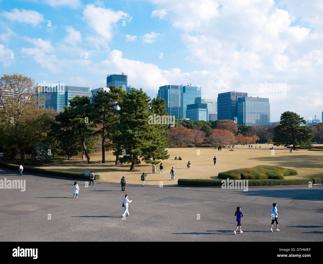 Ein Blick auf die Ost-Gärten der Kaiserpalast von Tokio in Tokio, Japan. Stockfoto