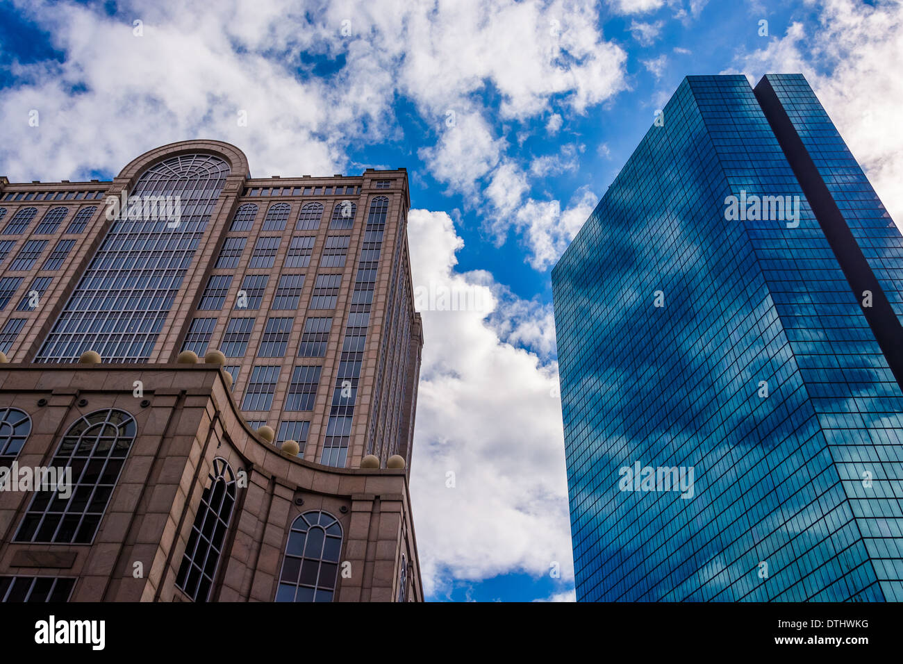 500 Boylston Street und das John Hancock Building in Boston, Massachusetts. Stockfoto