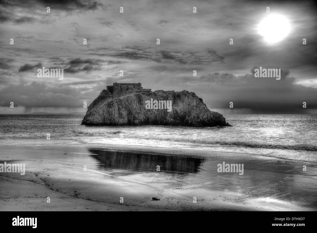 St. Catherines Insel Tenby Wales in schwarz / weiß Monachrome HDR Stockfoto