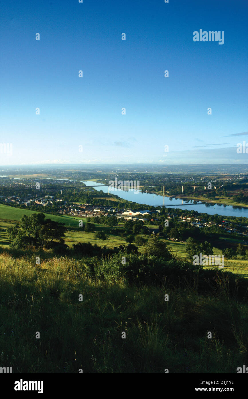 Des Flusses Clyde und der Erskine Bridge von Kilpatrick Hills, Dunbartonshire Stockfoto