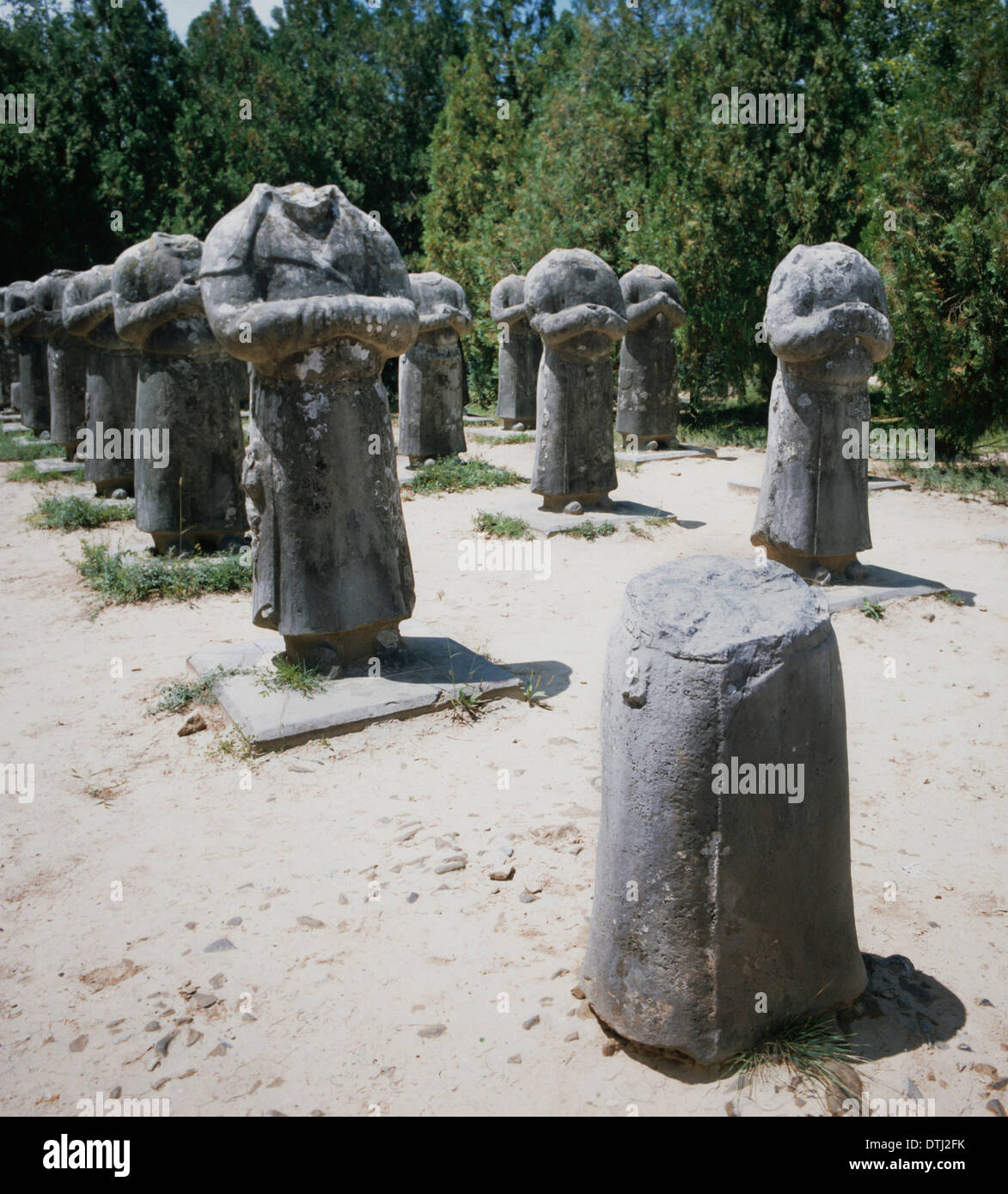 Kopflose Steinstatuen in das Qianling-Mausoleum, Xianyang, Shaanxi, China Stockfoto