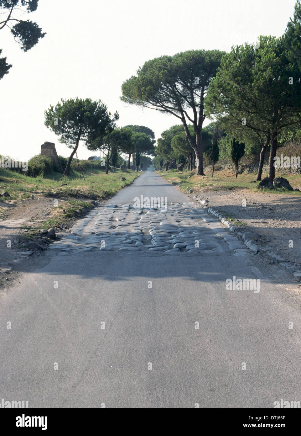 Italien. Via Appia (Via Appia). Römerstraße, die Rom nach Brindisi verbunden. 4. Jh.V.Chr. Abschnitt in der Nähe von Rom. Stockfoto