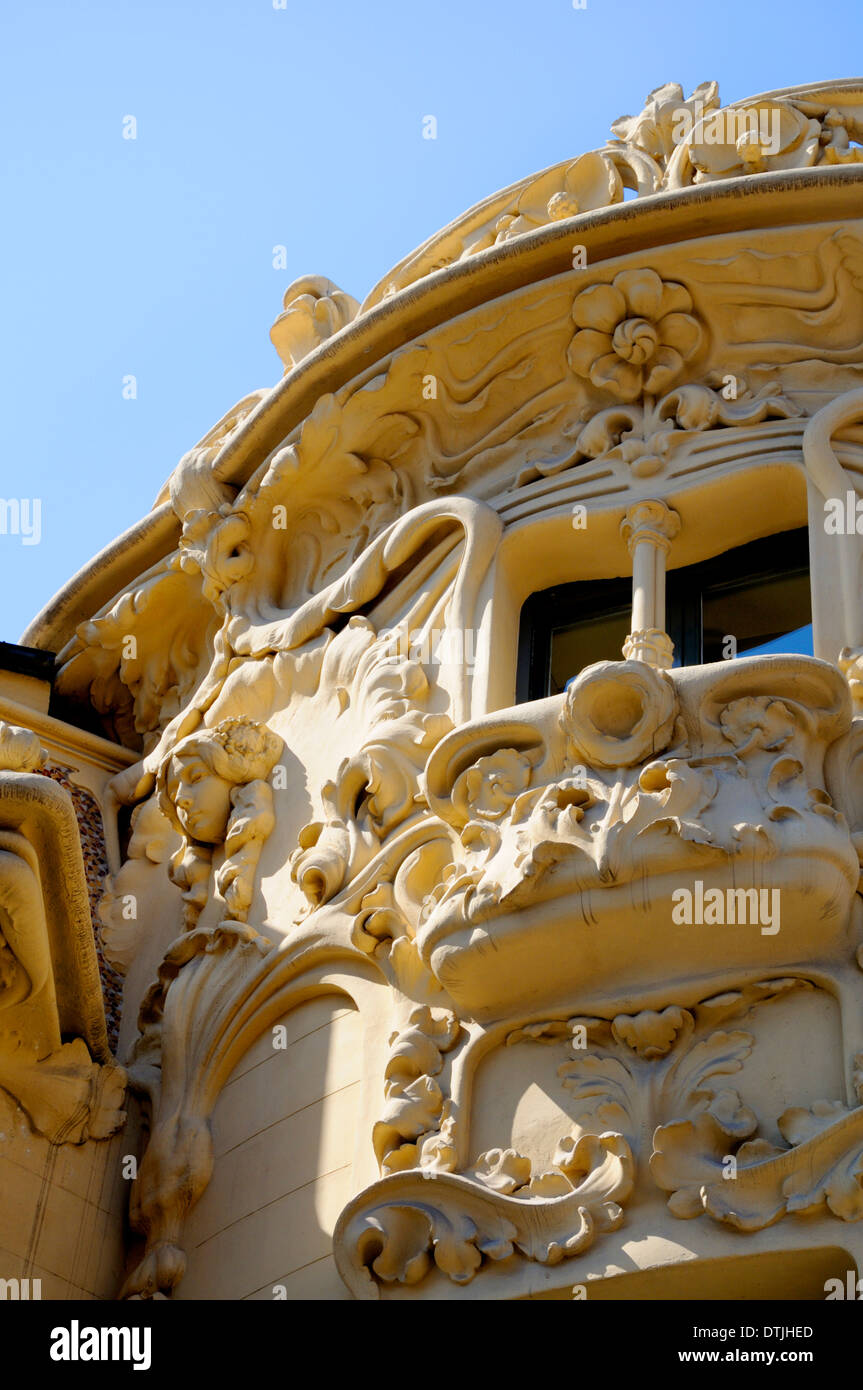 Madrid, Spanien. Casa del Longoria (1902: Jose Grases Riera) in Calle Fernando VI.  Jugendstil-detail Stockfoto