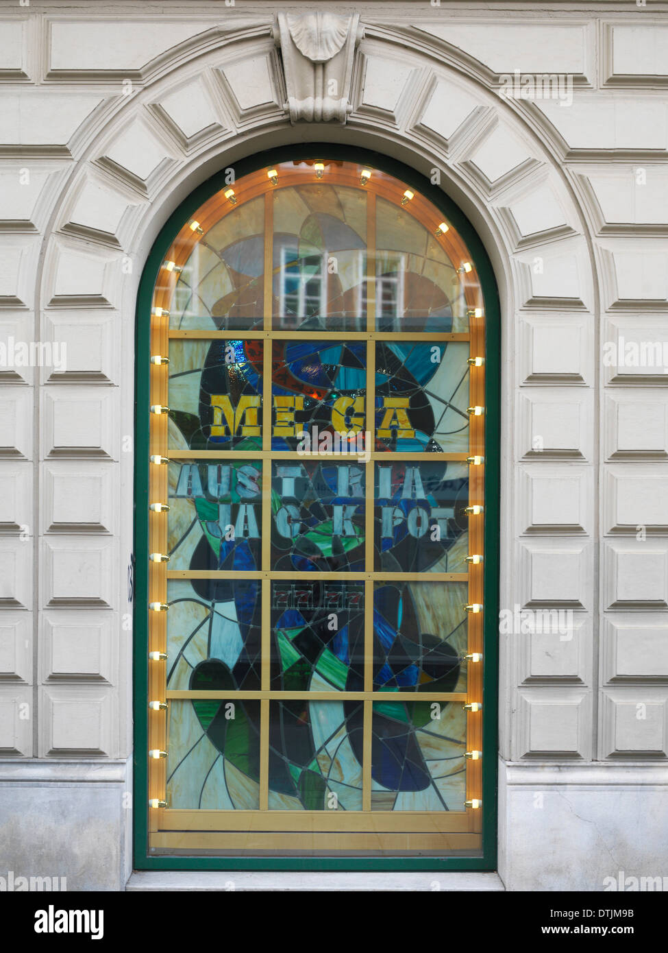 Glasmalerei gewölbte Fenster in Graz, Österreich. Stockfoto