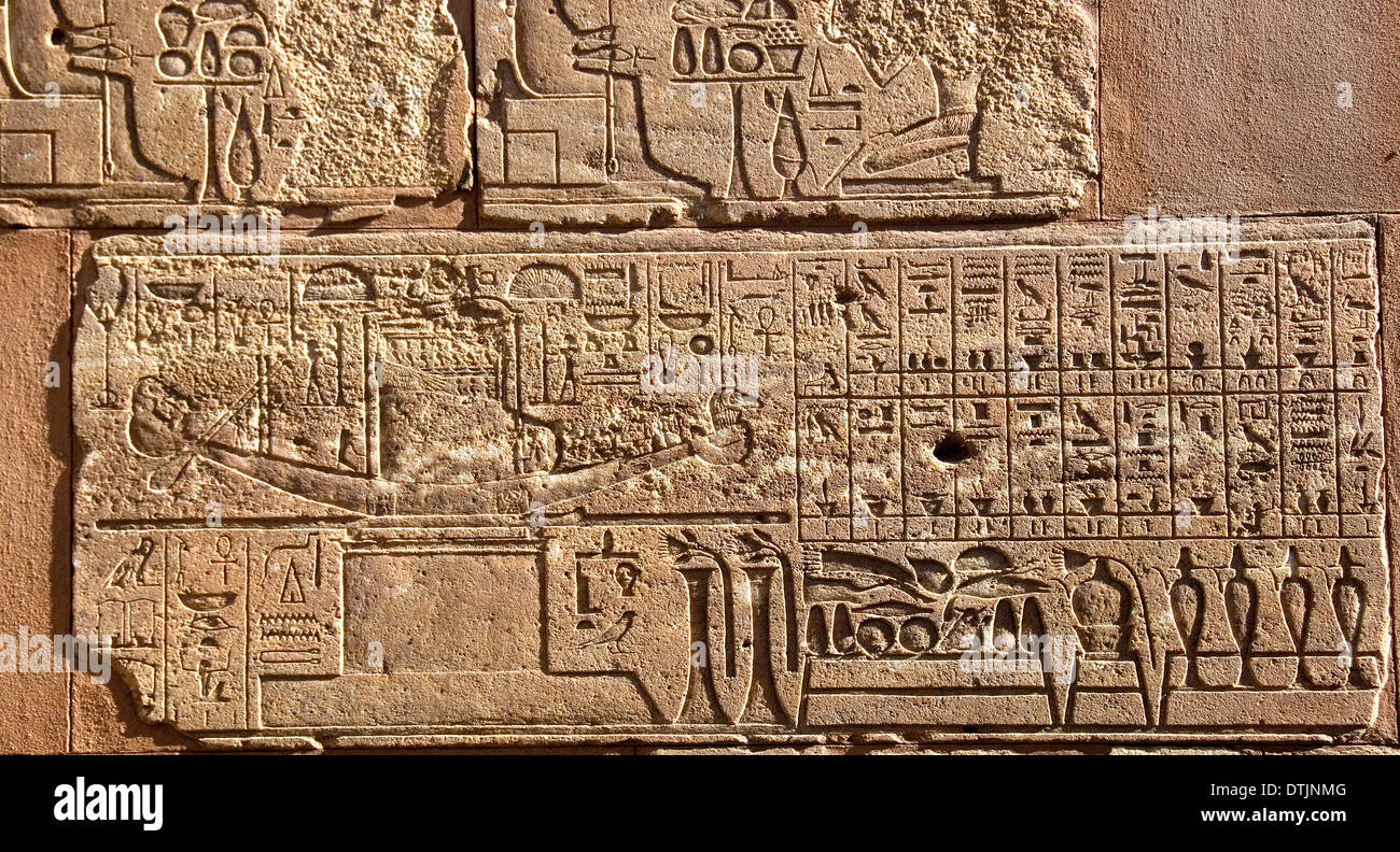 Befreiung von der Roten Kapelle der Hatschepsut, die von ihrem Nachfolger Thutmose III abgerissen wurde. Stockfoto