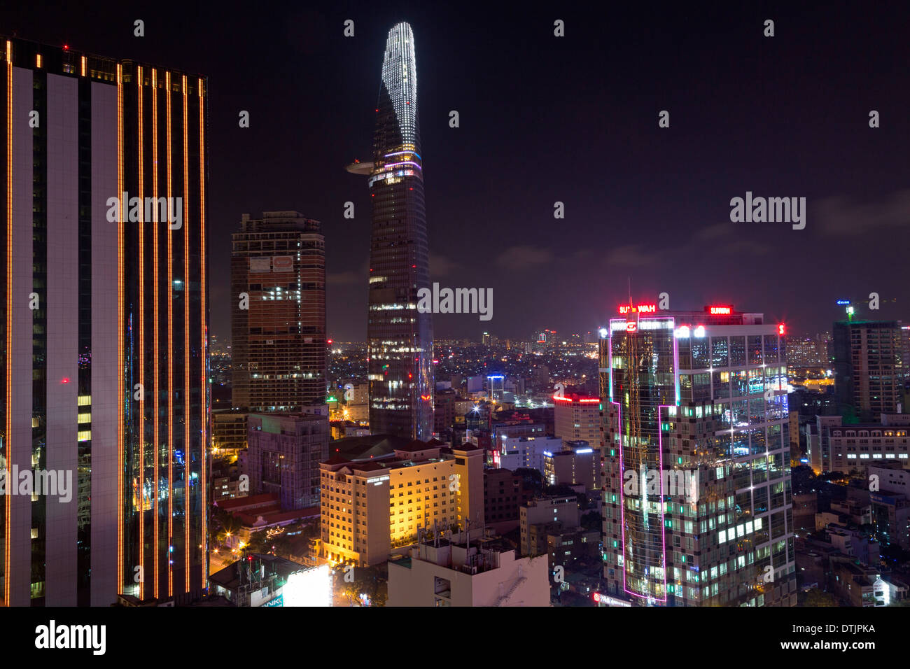 Ho-Chi-Minh-Stadt Skyline bei Nacht, Vietnam Stockfoto