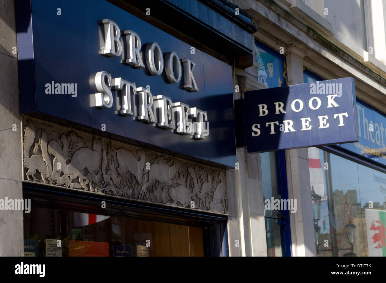 Brook Street Stellenvermittlungsbüro, High Street, Cardiff, Wales. Stockfoto