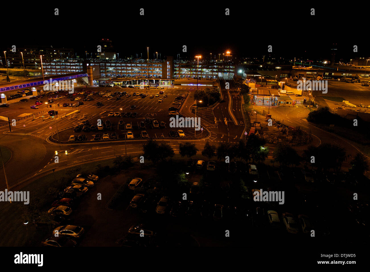 Manchester Flughafen bei Nacht Stockfoto