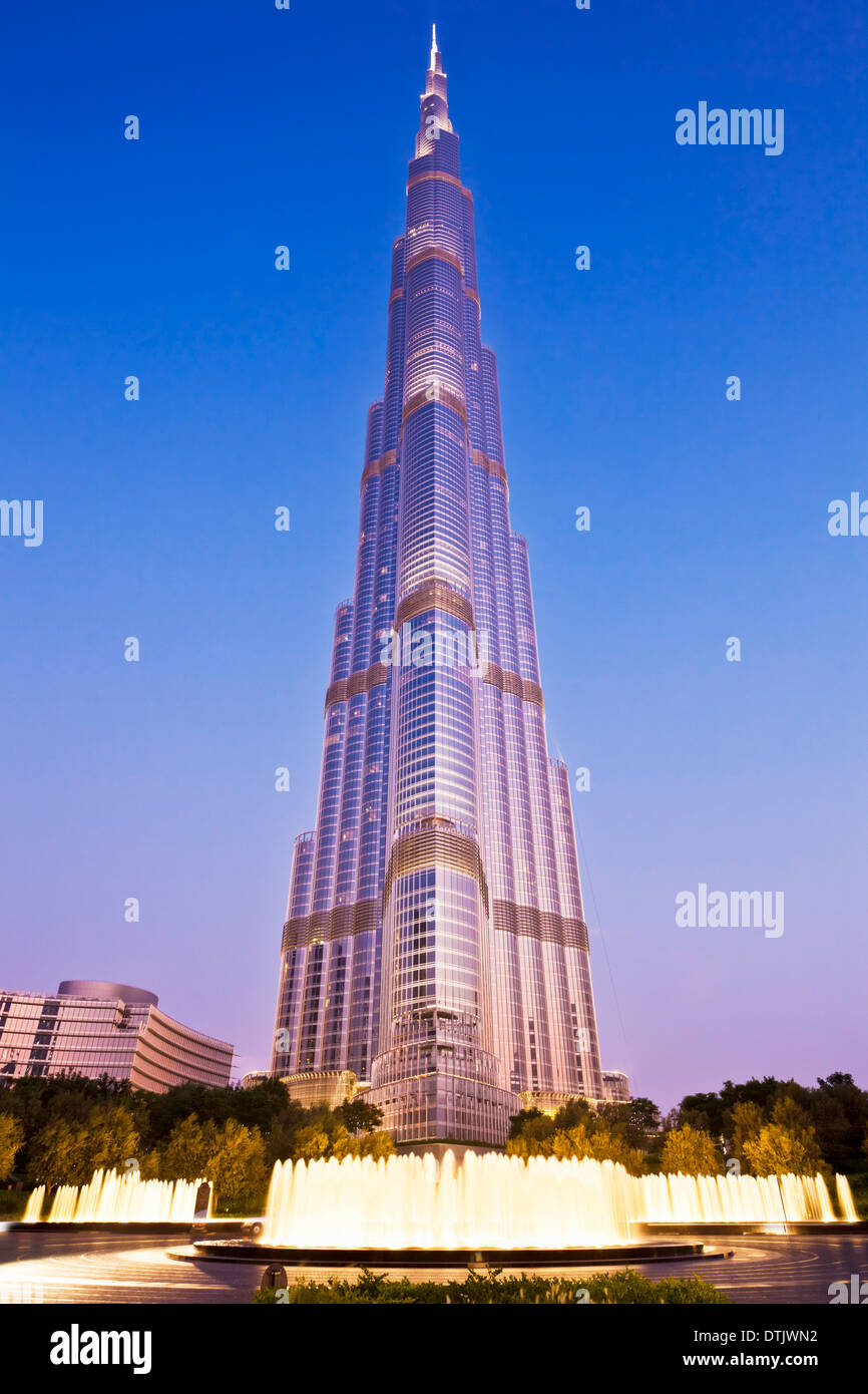 Burj Khalifa bei Nacht, Stadt Dubai, Vereinigte Arabische Emirate, UAE Middle east Stockfoto