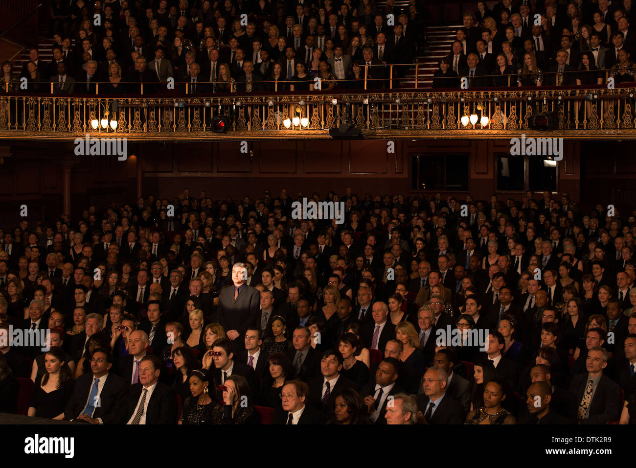 Zuschauer im Theater im Rampenlicht Stockfoto