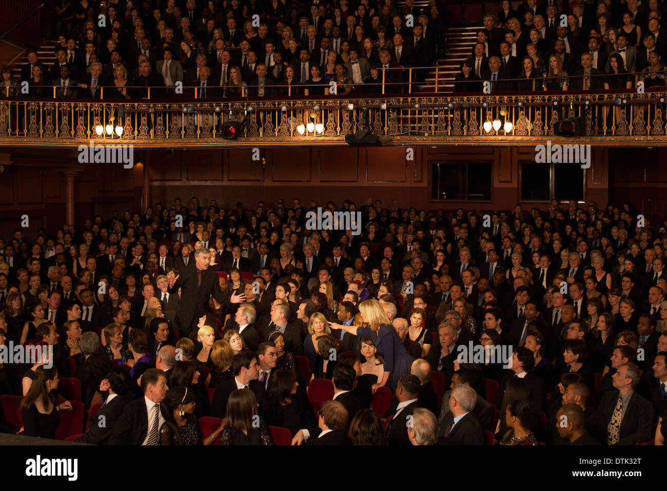 Spotlight auf wütende Zuschauer im theater Stockfoto