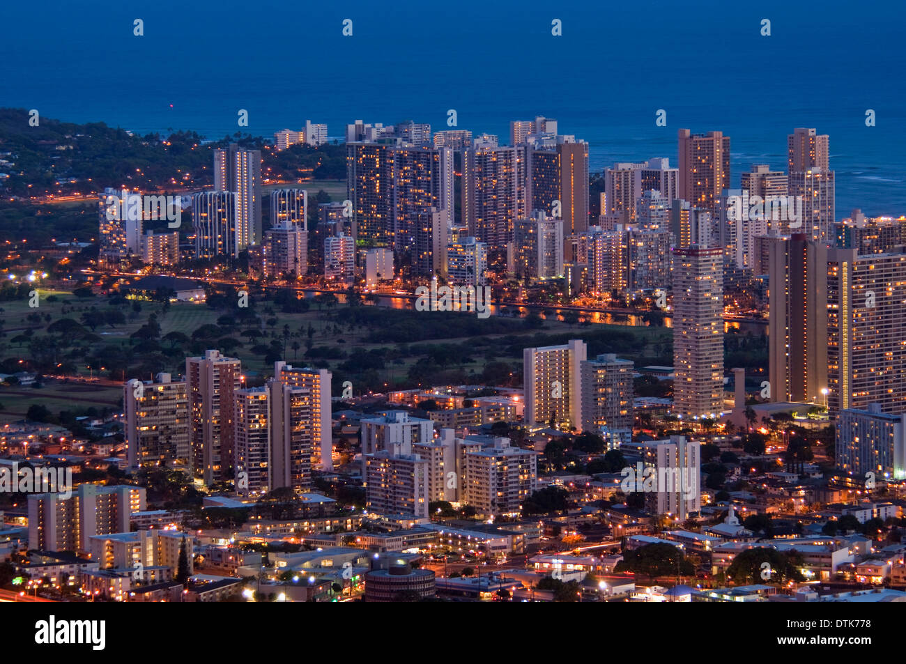 Abendlicht über Waikiki, Honolulu, Oahu, Hawaii Stockfoto