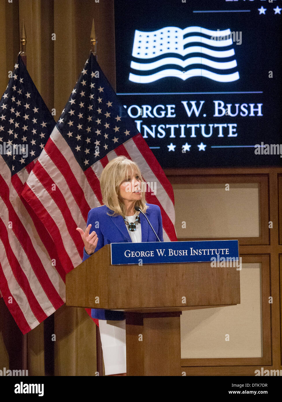 Dallas, TX, USA. 19. Februar 2014. Mitbegründer der Beitritt Kräfte, Second Lady der Vereinigten Staaten, Dr. Jill Biden, spricht in Dallas, Texas, bei der Vorstellung des militärischen Service Initiative Gipfel "Empowering Our Nation Krieger," an der George W. Bush Institut Kredit: J. G. Domke/Alamy Live News Stockfoto