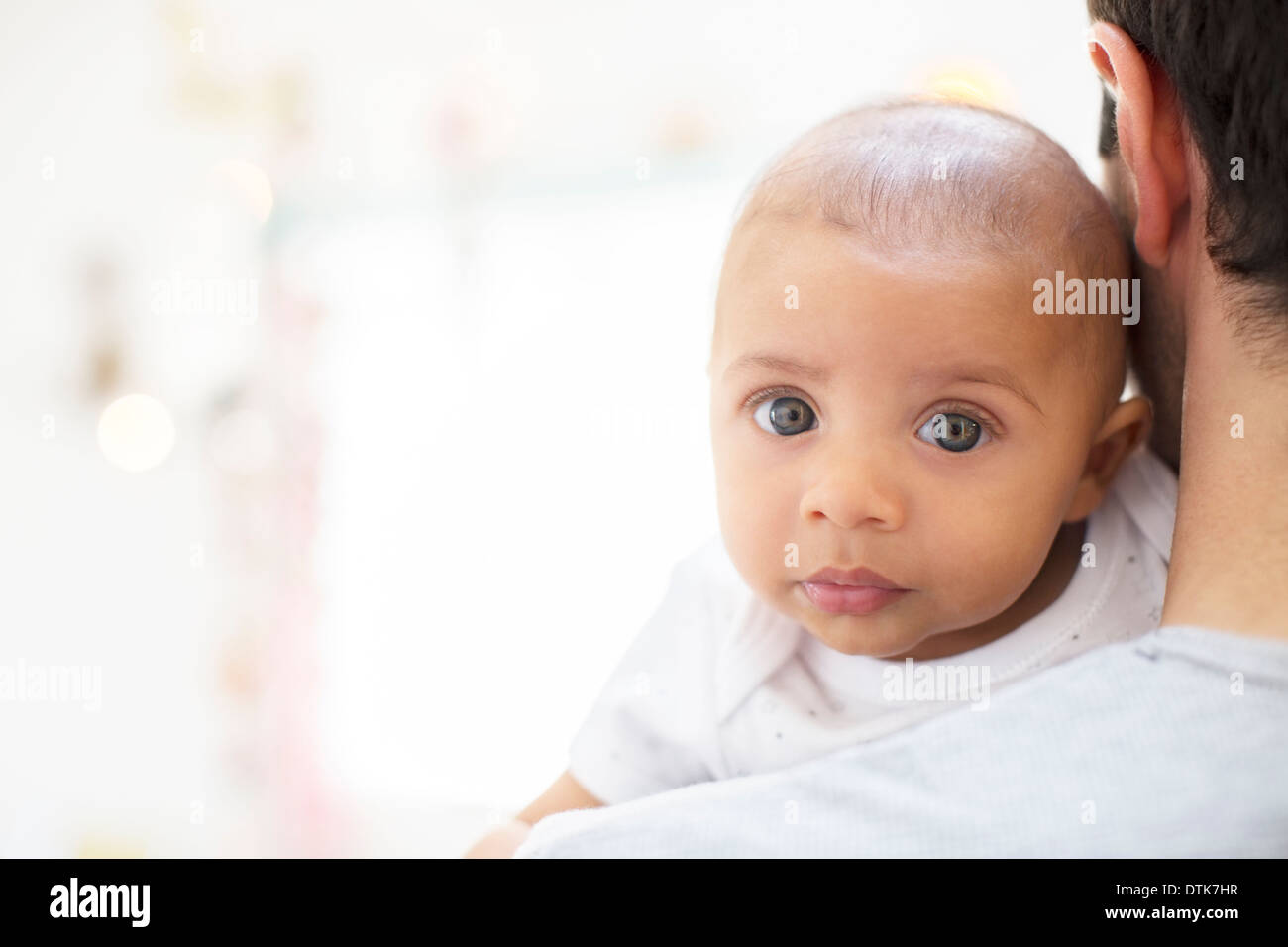 Vater mit Baby junge Stockfoto