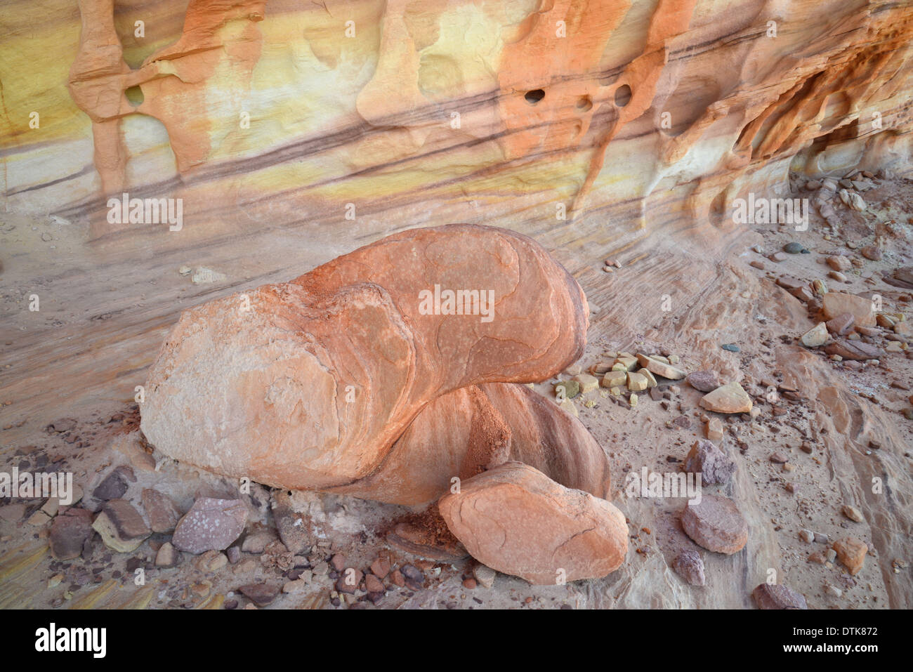 Weiches Licht auf bunten Sandstein im Valley of Fire State Park nördlich von Las Vegas, Nevada Stockfoto