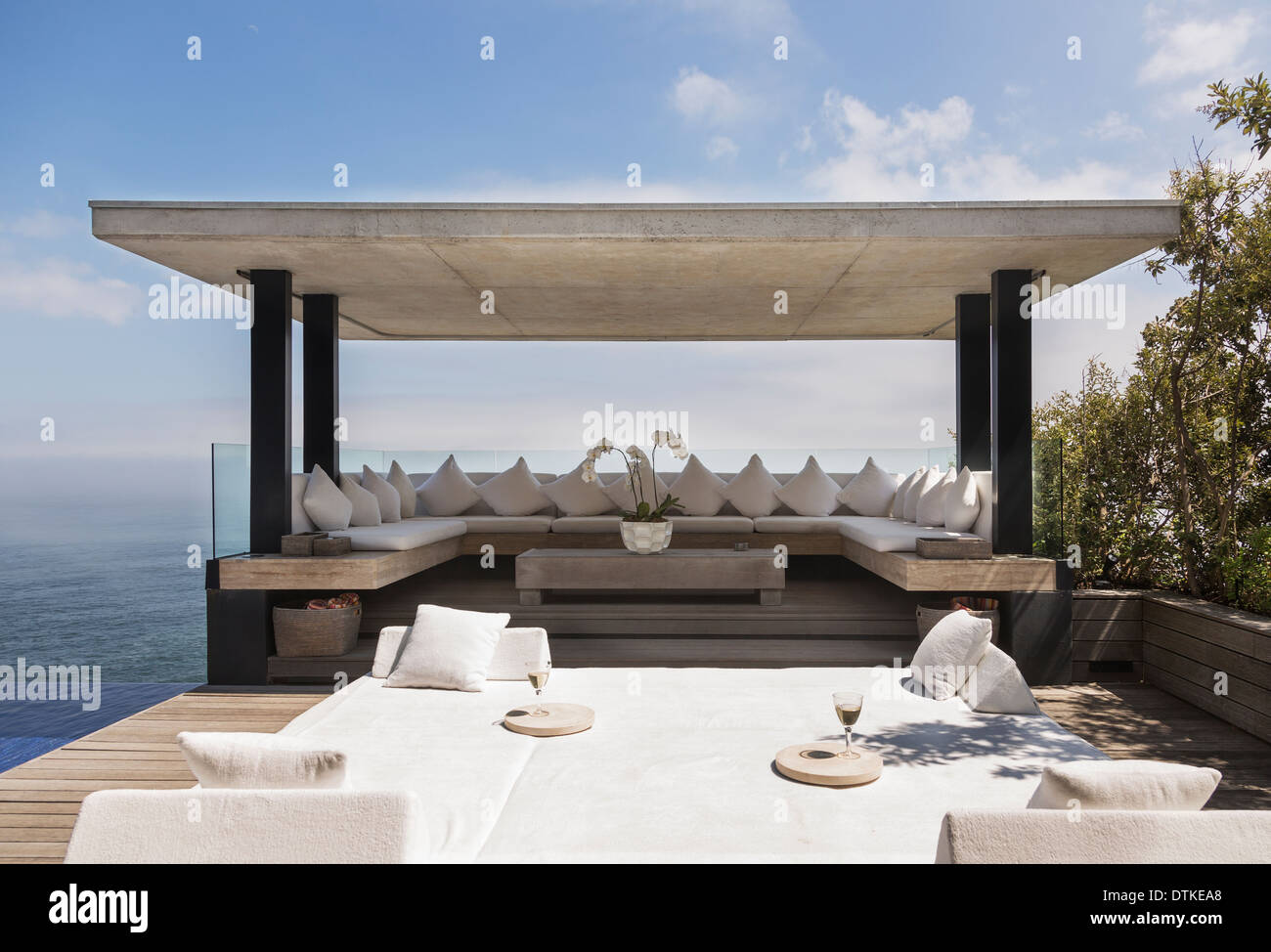 Cabana mit Blick auf Meer Stockfoto