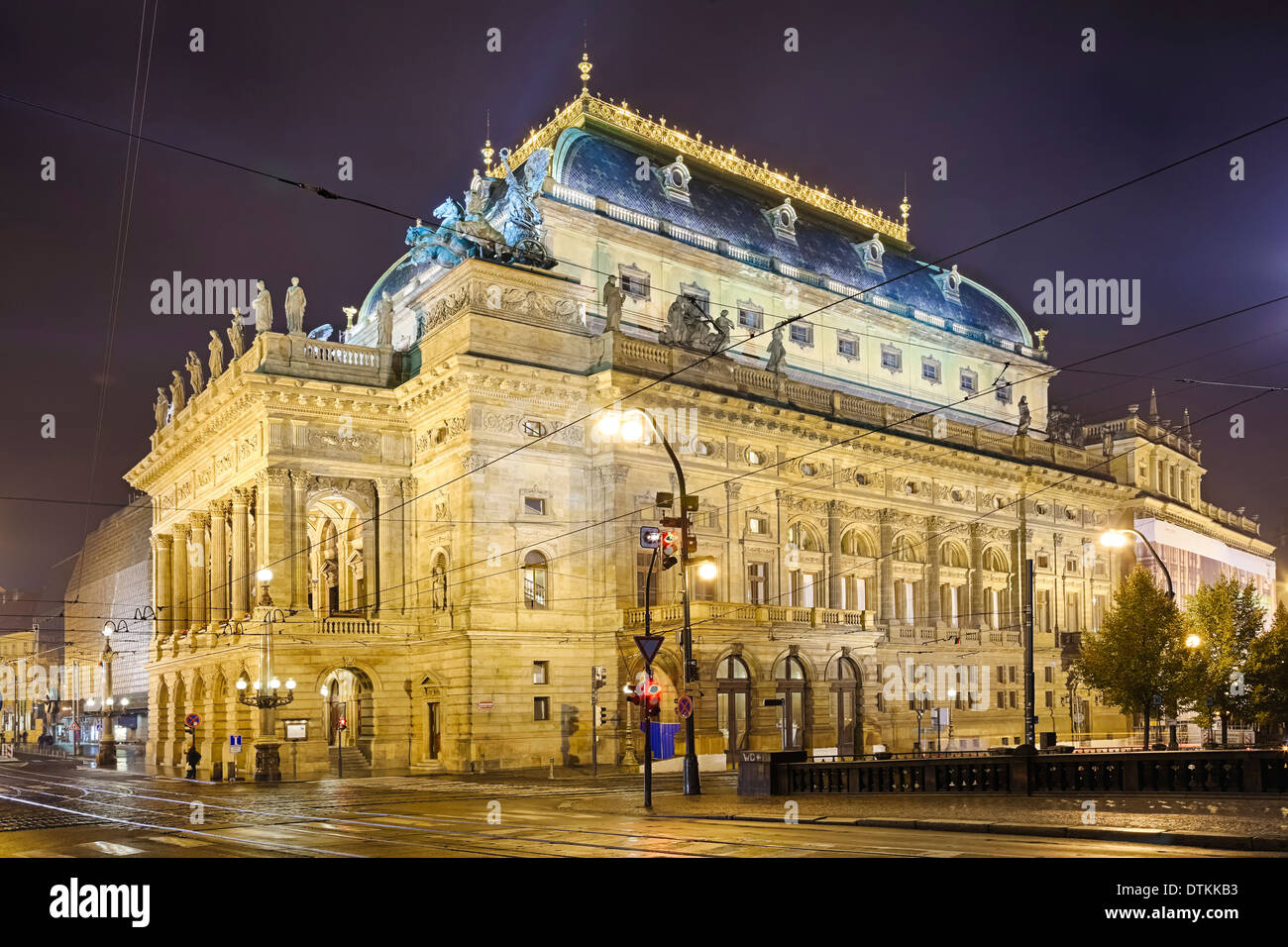 Das Nationaltheater Prag, Tschechische Republik, in der Nacht Stockfoto