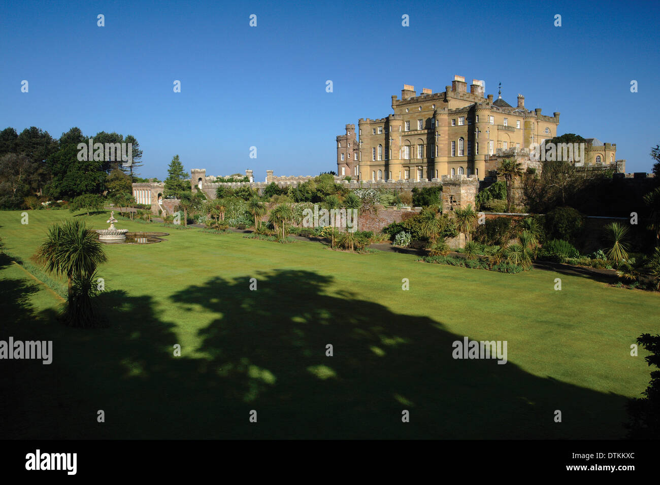 Culzean Castle und Culzean Castle Gardens in der Morgendämmerung ist Teil des Ayrshire Küstenweg, Ayrshire Stockfoto