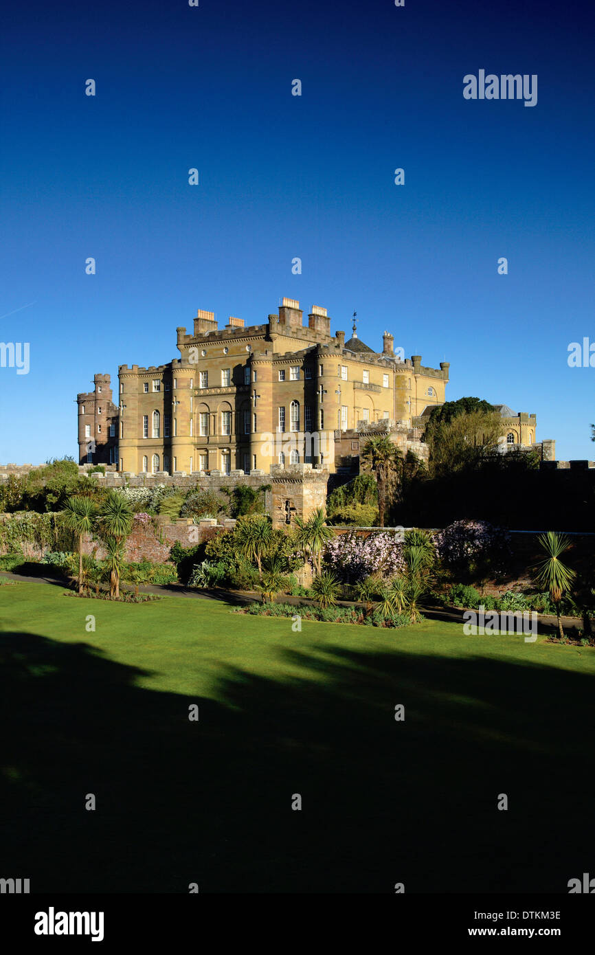 Culzean Castle und Culzean Castle Gardens in der Morgendämmerung ist Teil des Ayrshire Küstenweg, Ayrshire Stockfoto