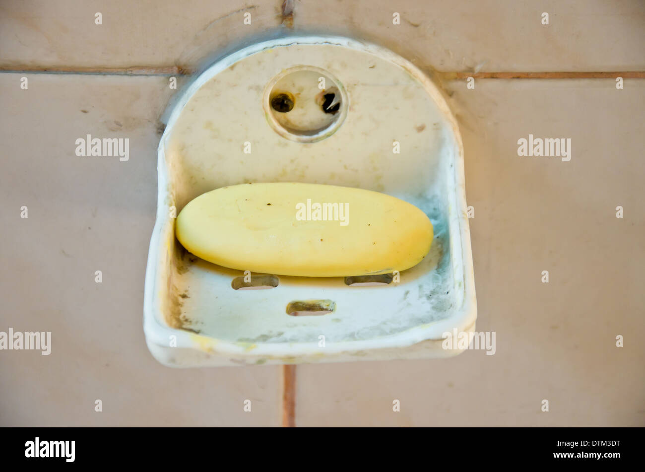 alte gelbe Seife und schmutzige Problem mit der hygiene Stockfoto