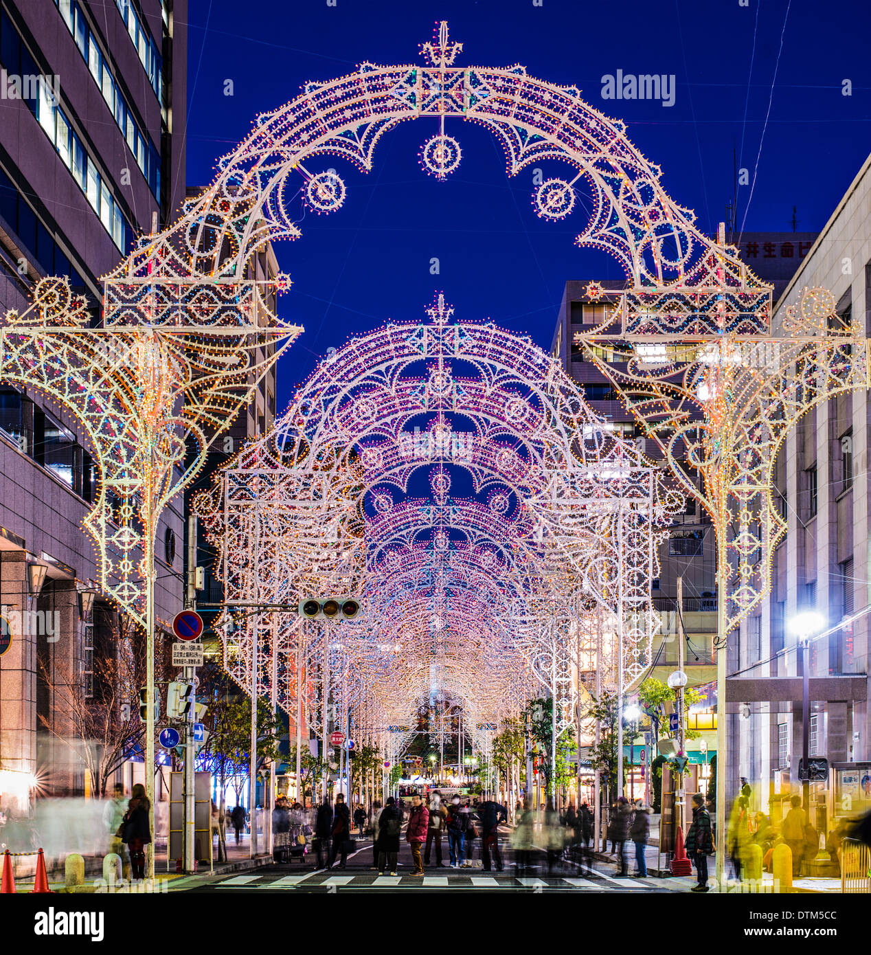 KOBE, JAPAN - 12. Dezember 2012: Luminarie Lichterfest. Das jährliche Festival gedenkt das 1995 große Hanshin-Erdbeben. Stockfoto
