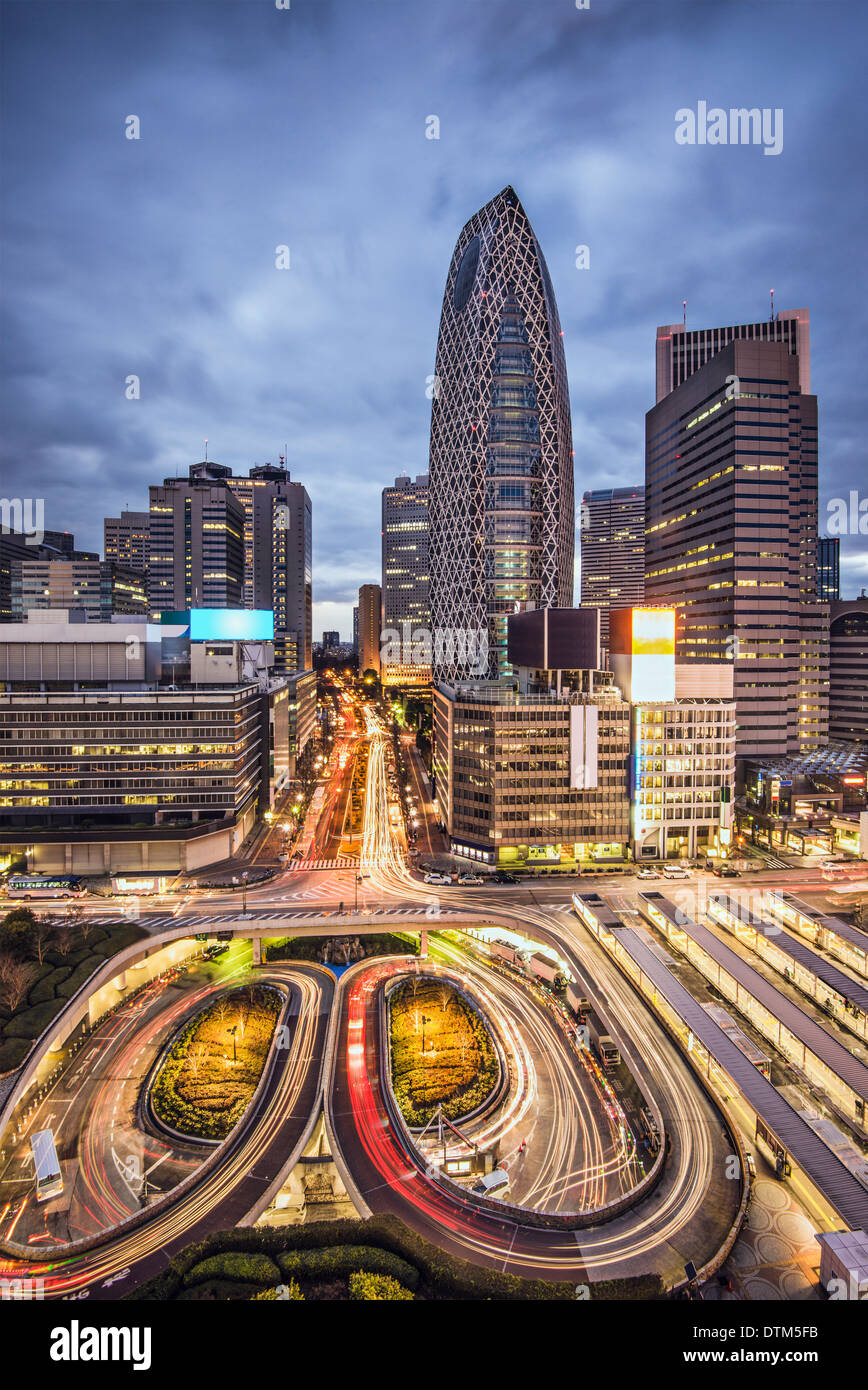 Tokyo, Japan Stadtbild im Wolkenkratzerviertel Shinjuku. Stockfoto