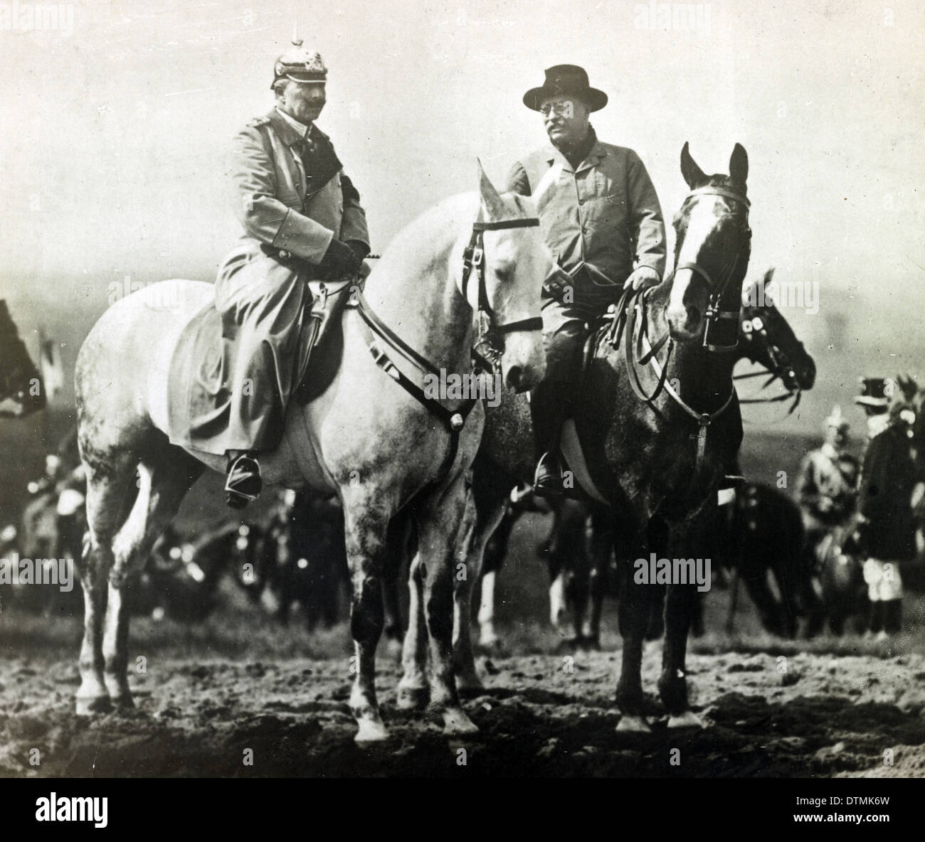 Theodore Roosevelt Reiten auf dem Pferd mit Kaiser Wilhelm II. Stockfoto