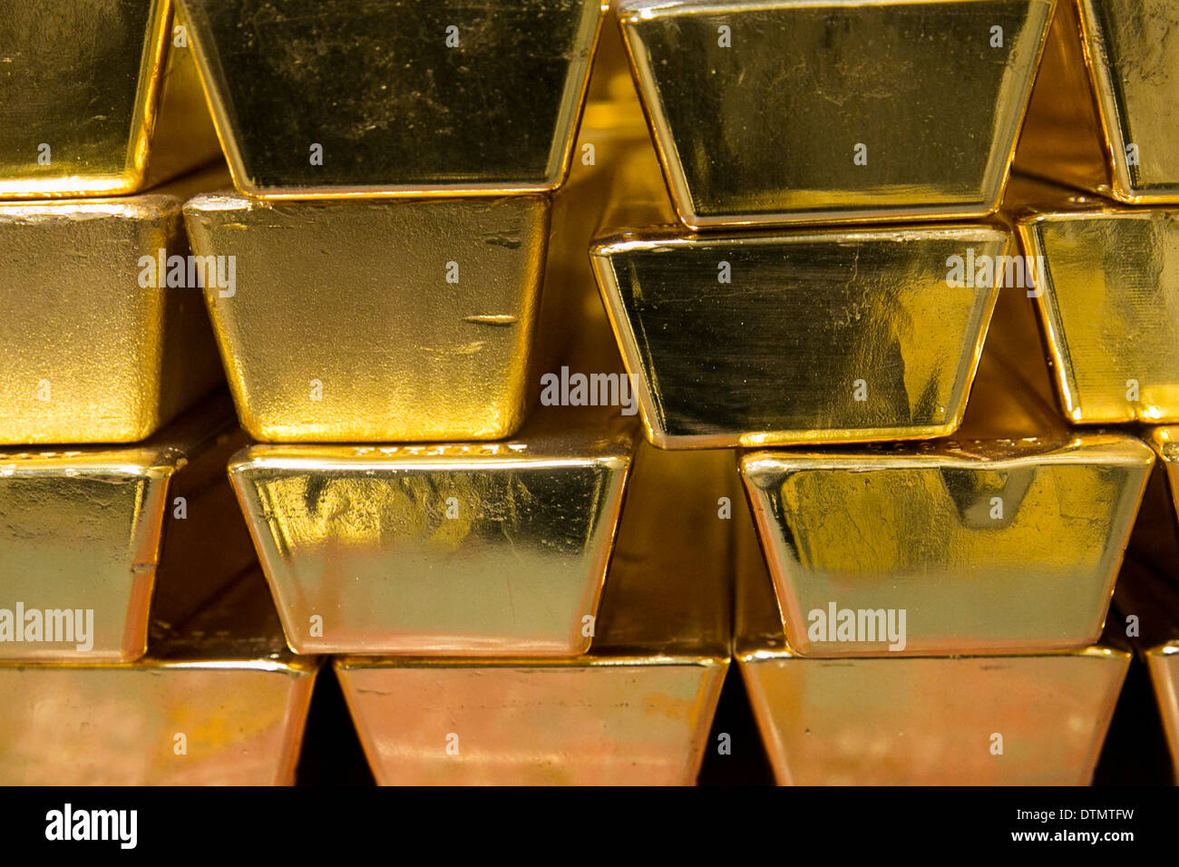 Bars von Goldbarren im Besitz der US-Regierung an der West Point Mint. Stockfoto