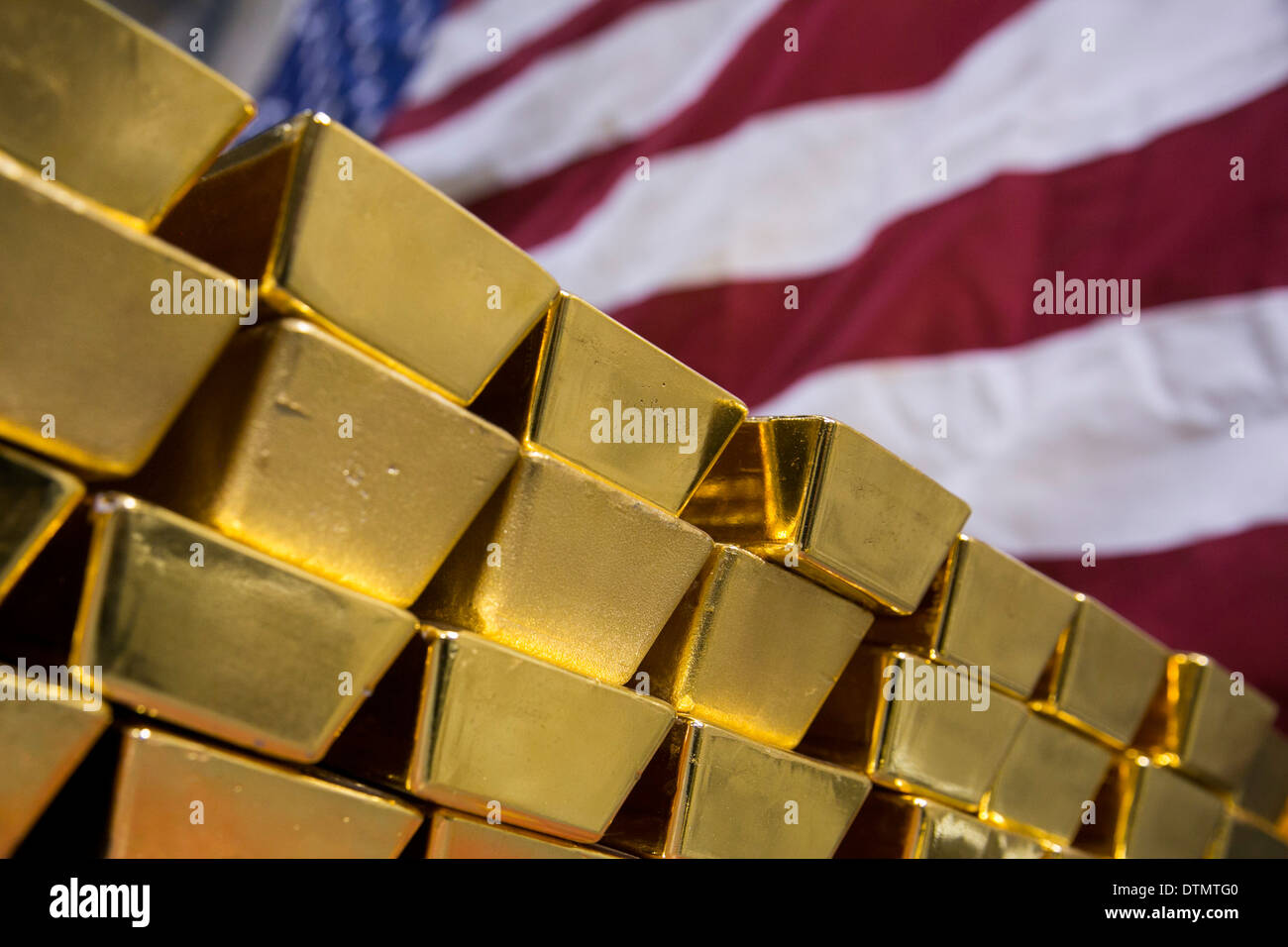 Bars von Goldbarren im Besitz der US-Regierung an der West Point Mint. Stockfoto