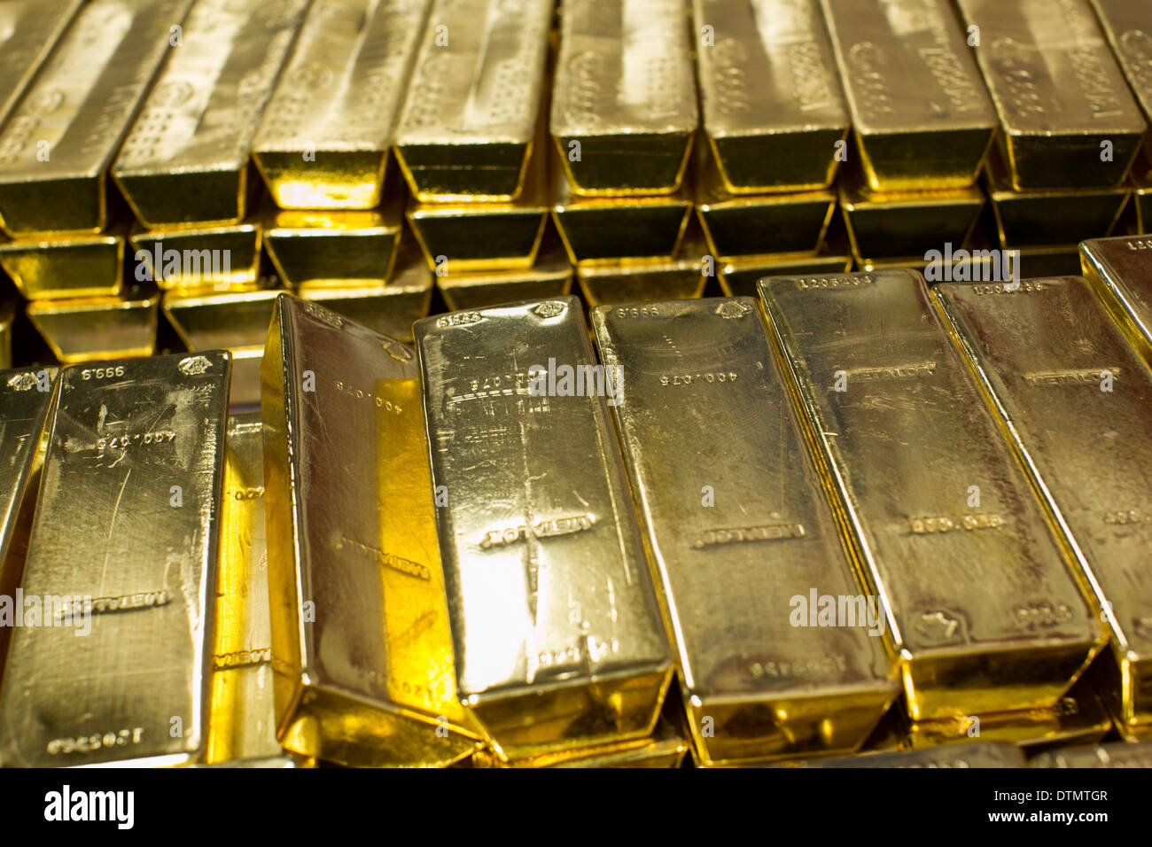 Bars von Goldbarren im Besitz der US-Regierung an der West Point Mint. Stockfoto