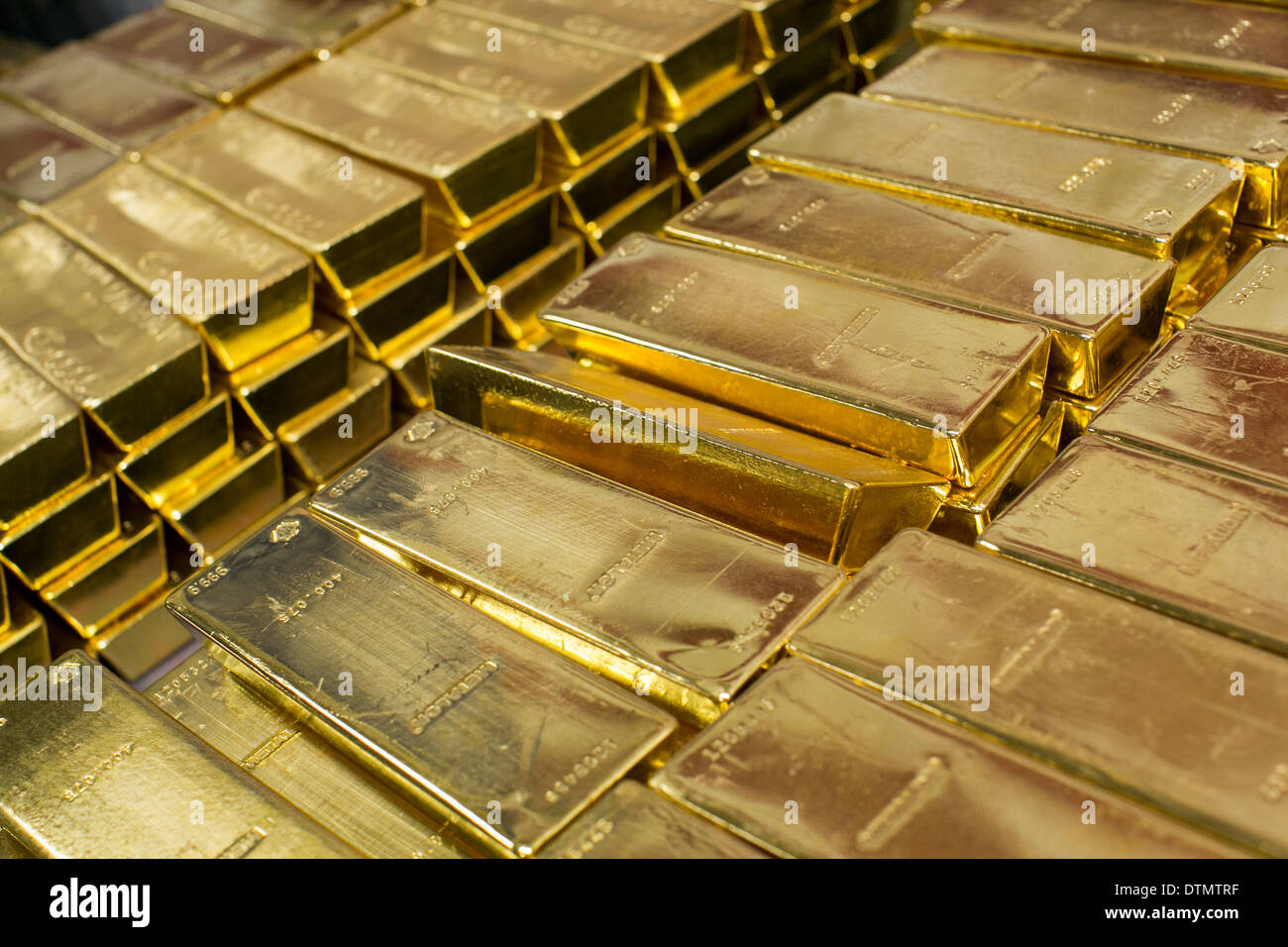 Bars von Goldbarren im Besitz der US-Regierung an der West Point Mint. Stockfoto