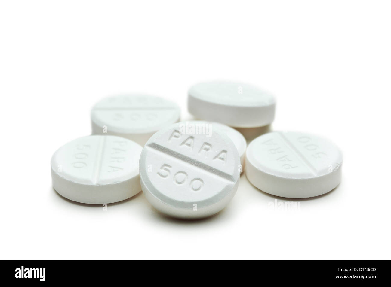 Paracetamol-Tabletten auf weißem Hintergrund Stockfoto