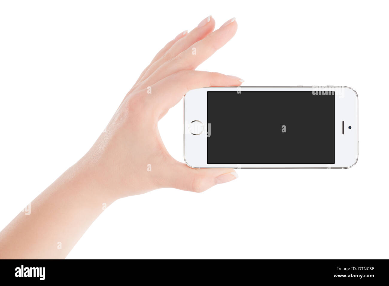 Weibliche Hand mit weißen moderne Smartphone mit leeren Bildschirm im Querformat. Isoliert auf weißem Hintergrund. Stockfoto