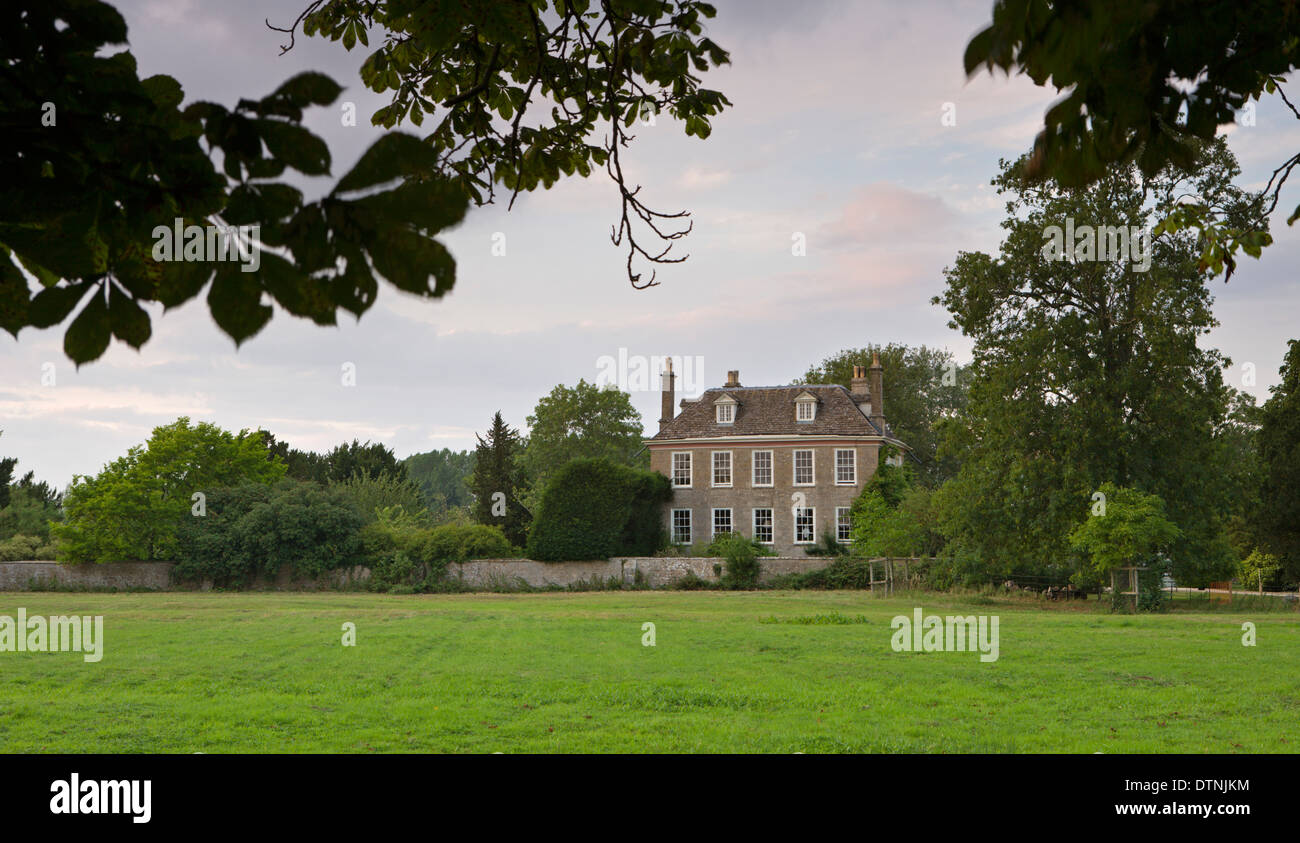 Buscot Herrenhaus an der Themse in den Cotswolds, Oxfordshire, England. Sommer (Juli) 2010. Stockfoto