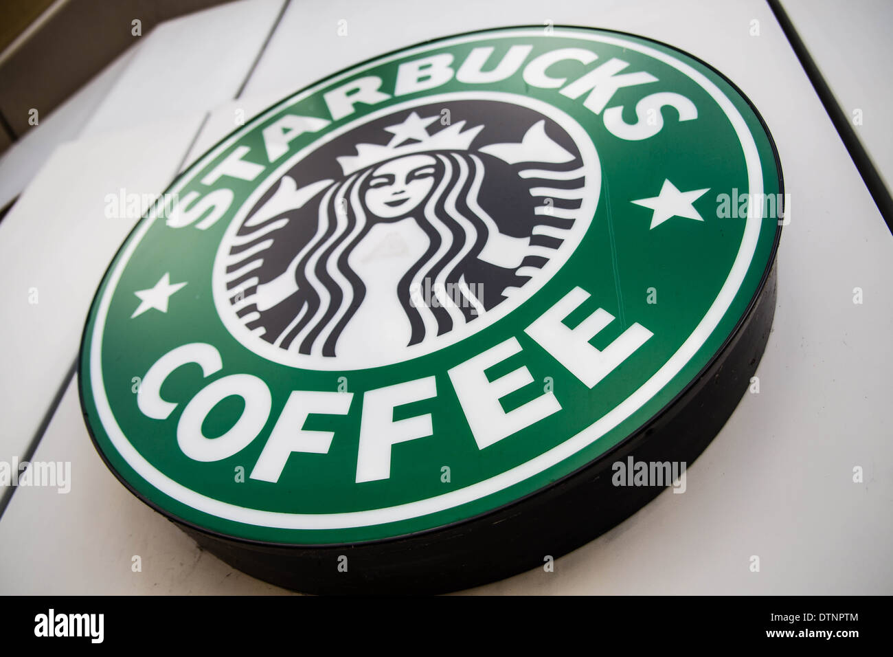 Logo von Starbucks-Kaffee in Reading, england Stockfoto