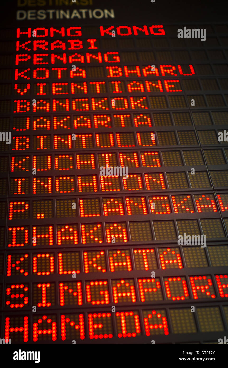 Flughafen-Anzeigentafel Stockfoto