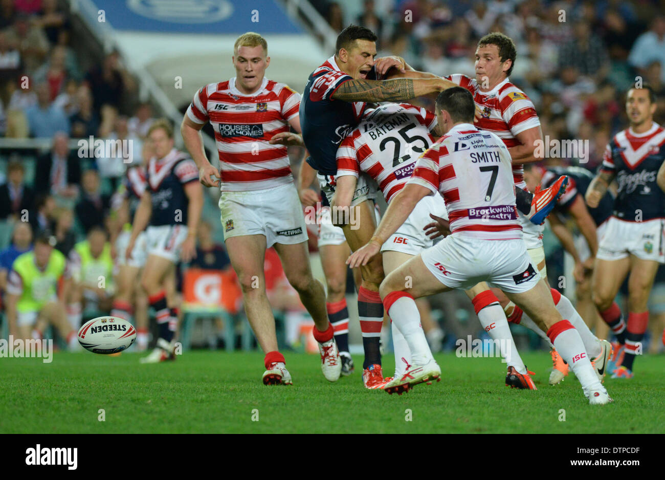 Sydney, Australien. 22. Februar 2014. Hähne Sonny Bill Williams in Aktion während der Rugby league World Club Challenge zwischen Sydney Roosters und Wigan Warriors im Allianz-Stadion in Sydney. Bildnachweis: Aktion Plus Sport/Alamy Live-Nachrichten Stockfoto