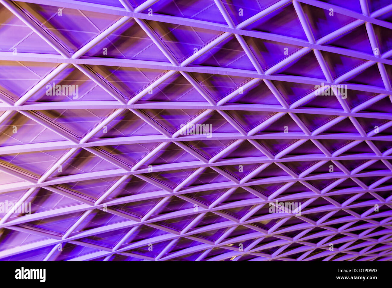 Kings Cross Station Dach London, UK. (entworfen von John Mc Aslan und Partner). Stockfoto