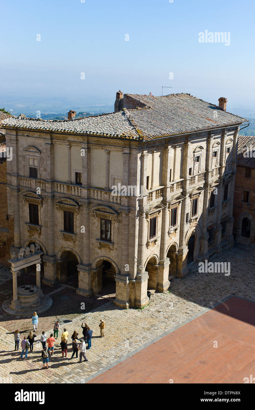 Der Palazzo Nobili-Tarugi, Piazza Grande in Montepulciano, Toskana, Italien Stockfoto