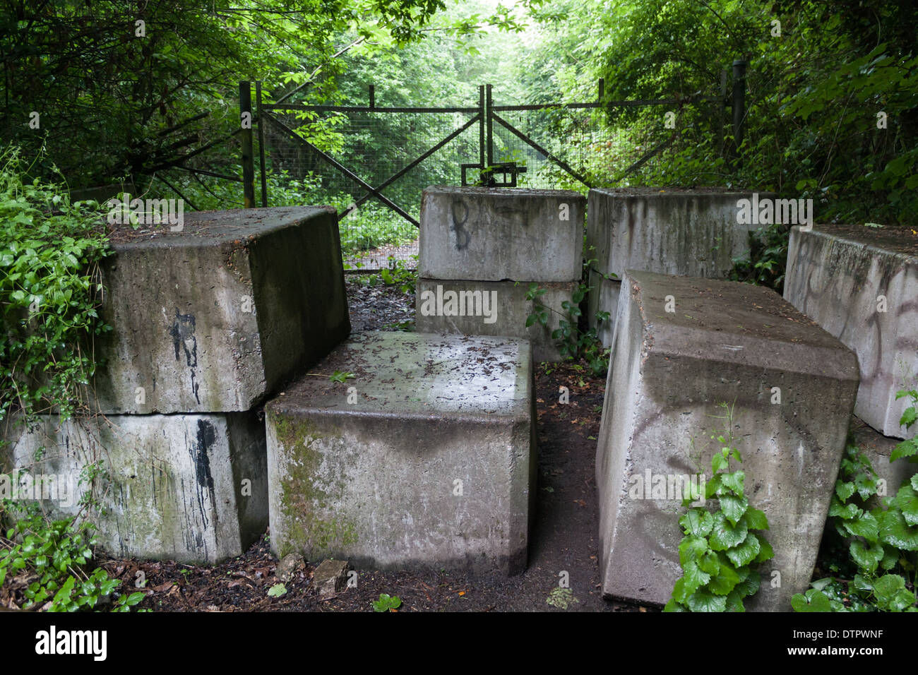Graue Betonblöcke Stockfotos & Graue Betonblöcke Bilder - Alamy