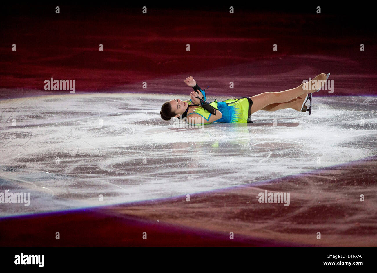 Sotschi, Russland. 22. Februar 2014. Adelina Stonikova Russlands durchführen, um '' Obilivion Tango von Astor Piazzolla'' auf der Ice Skating Gala im Eisberg Skating Palace während der Sotschi 2014 Winter Olympischen in Sotschi, Russland. Bildnachweis: Paul Kitagaki Jr./ZUMAPRESS.com/Alamy Live-Nachrichten Stockfoto