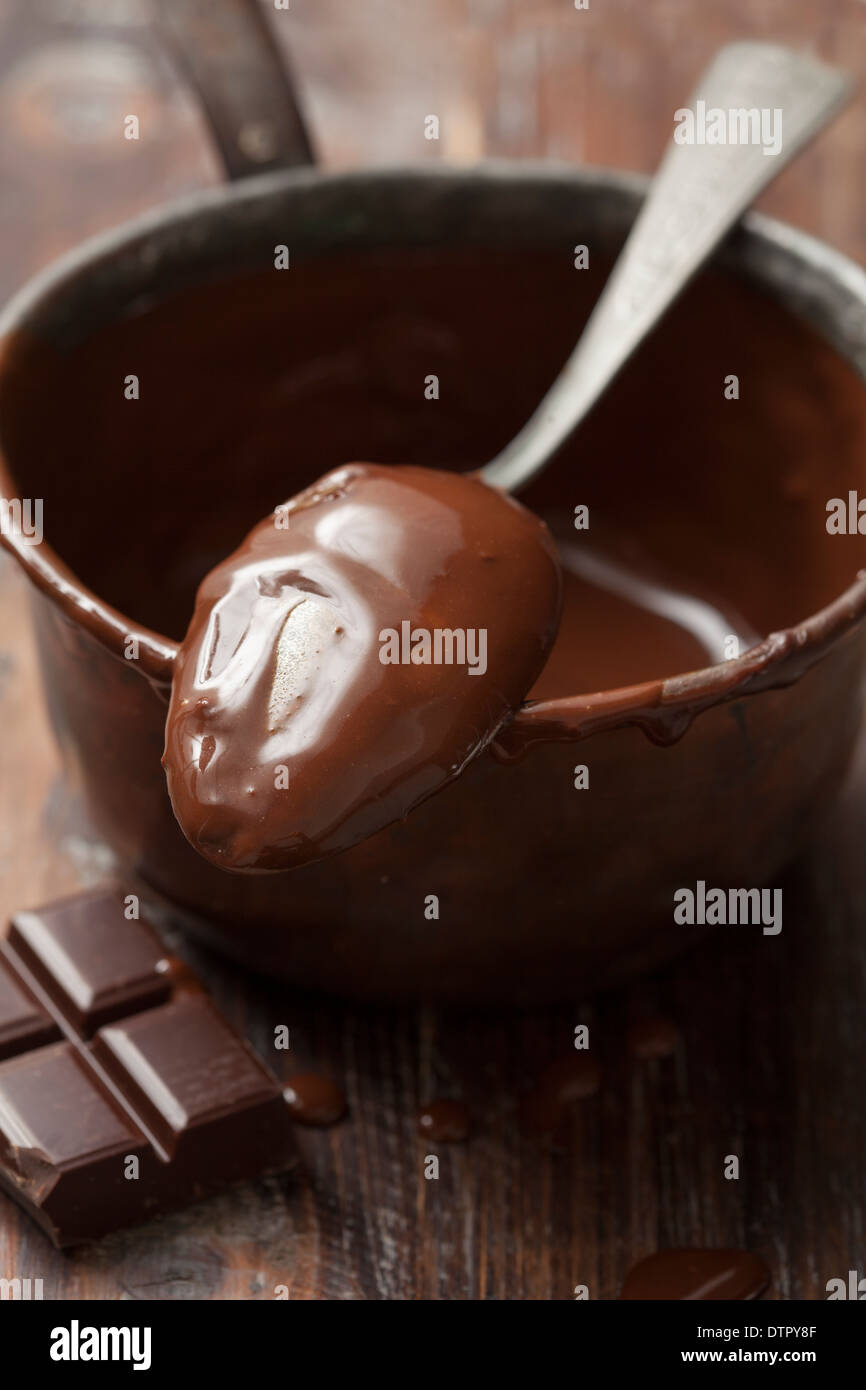 Auflauf mit geschmolzener Schokolade Stockfoto