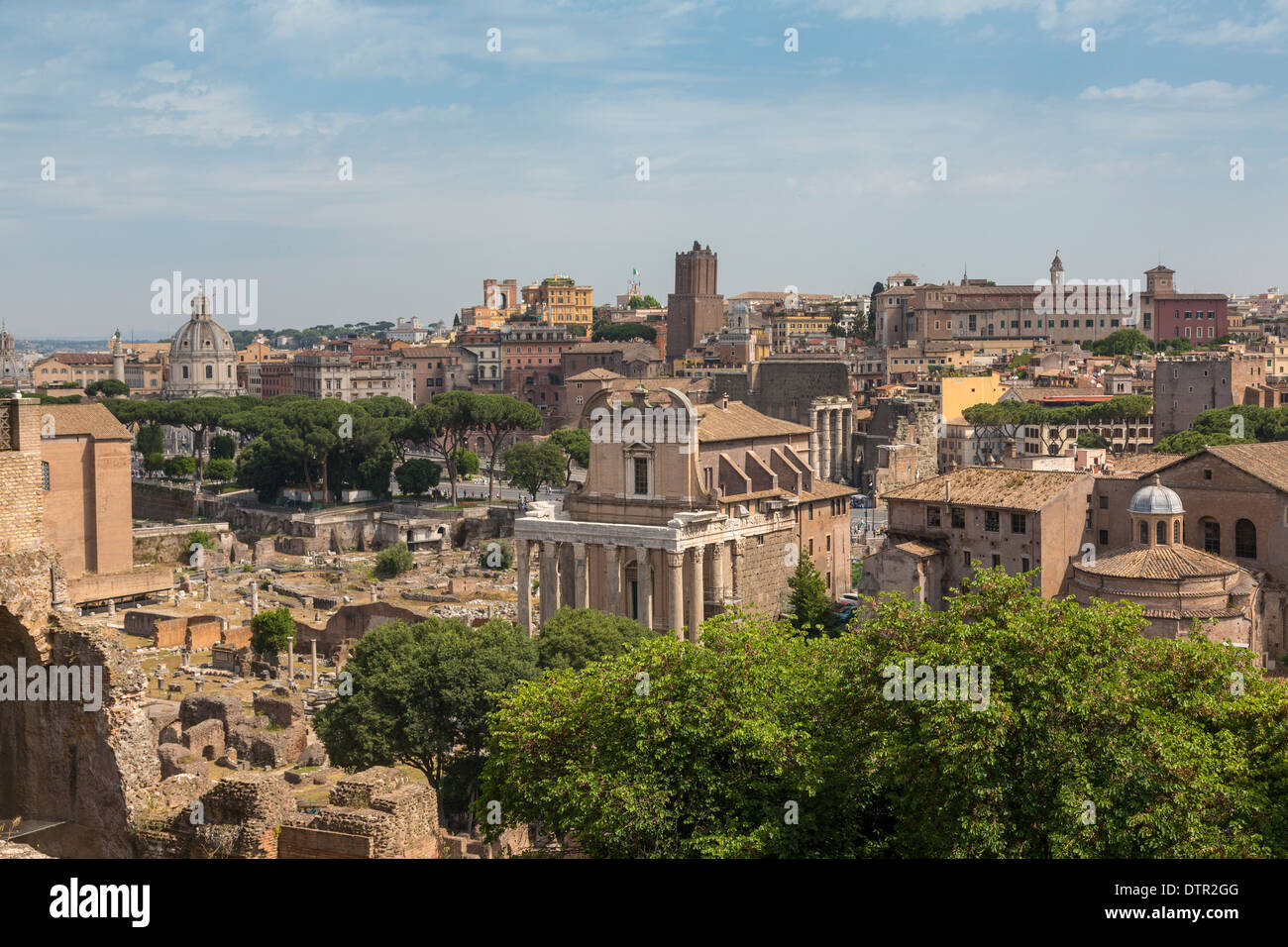 Italien, Rom: Blick auf das römische Forum aus dem Palatin Stockfoto