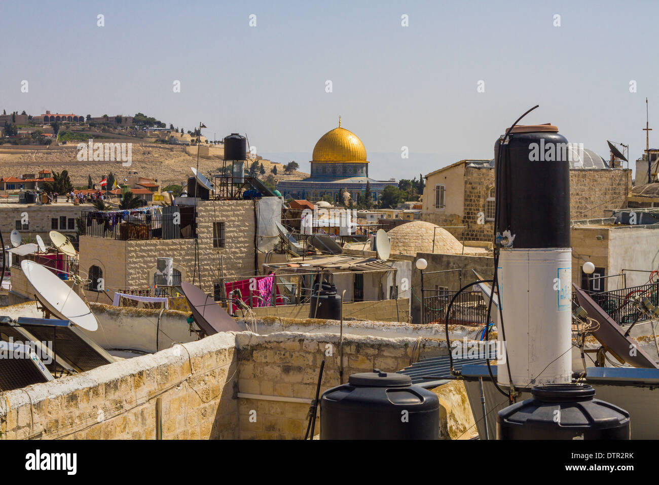 Schönes Foto Felsendom auf dem Hintergrund von den Dächern der Häuser, Jerusalem, Israel Stockfoto