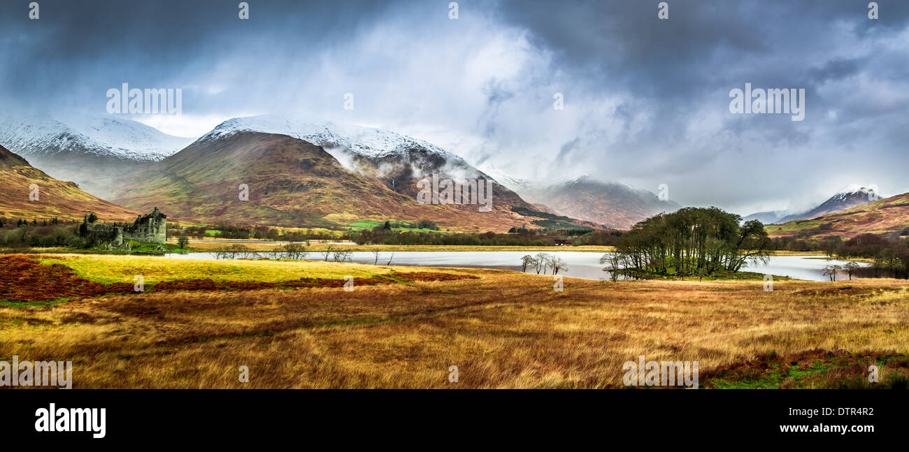 Kilchurn Castle im Winter, Schottland Stockfoto